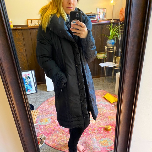 Tahari Jackets & Blazers - Tahari black winter coat